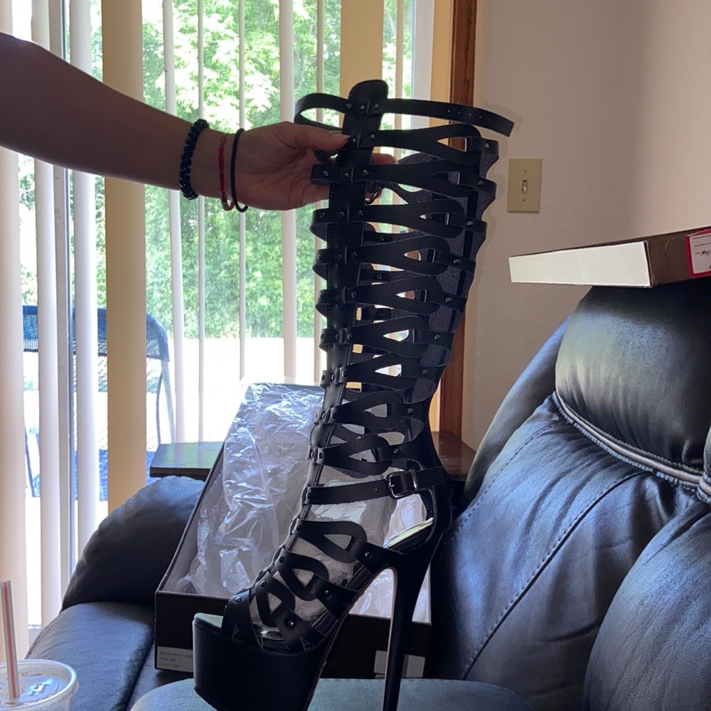 Sexy high knee high heels. Brand: BEBE. Size 6 !!